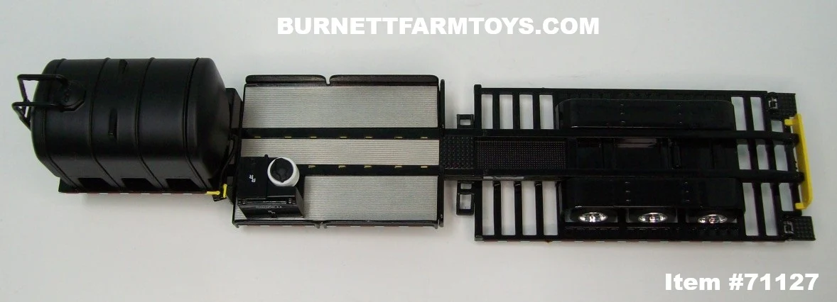 Item #71127 Black RoadRuner 4000 Sprayer Trailer - 1/64 Scale - Diecast Masters - Image 4