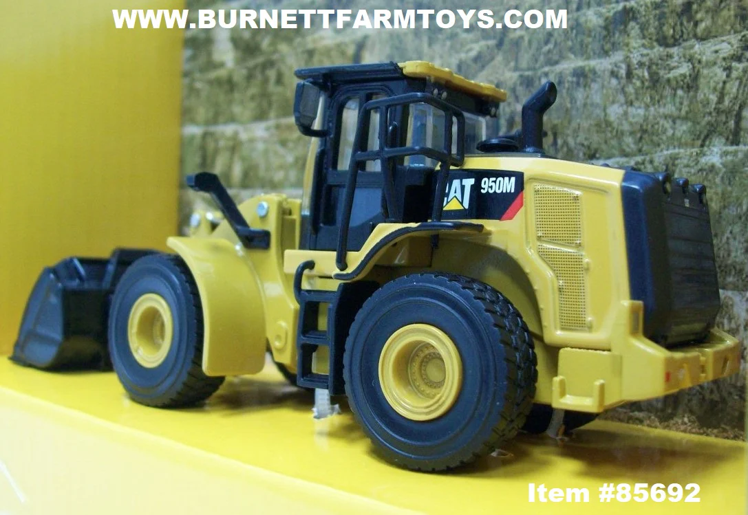 Item #85692 CAT 950M Wheel Loader - 1/64 Scale - Image 3