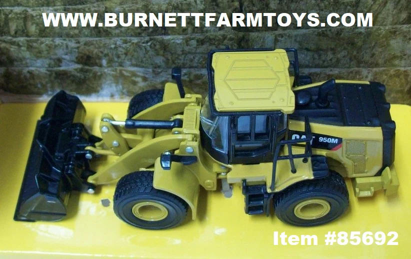 Item #85692 CAT 950M Wheel Loader - 1/64 Scale - Image 4