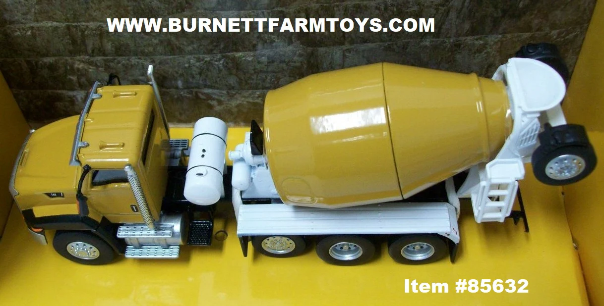 Item #85632 CAT CT660 Day Cab Tractor with McNeilus Bridgemaster Mixer - 1/64 Scale - Image 4